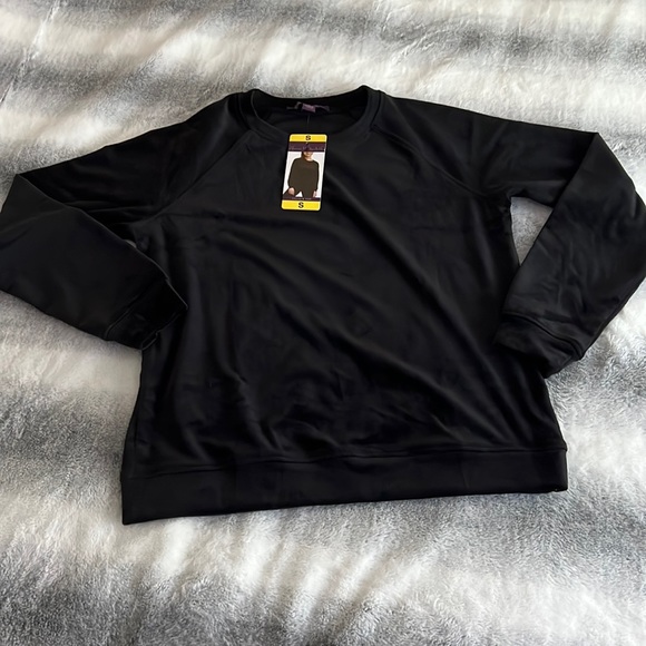 Nwt velour top - Picture 1 of 4